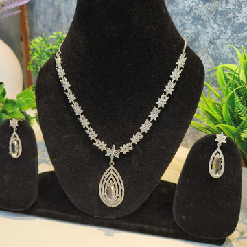 Designer Pendant Set