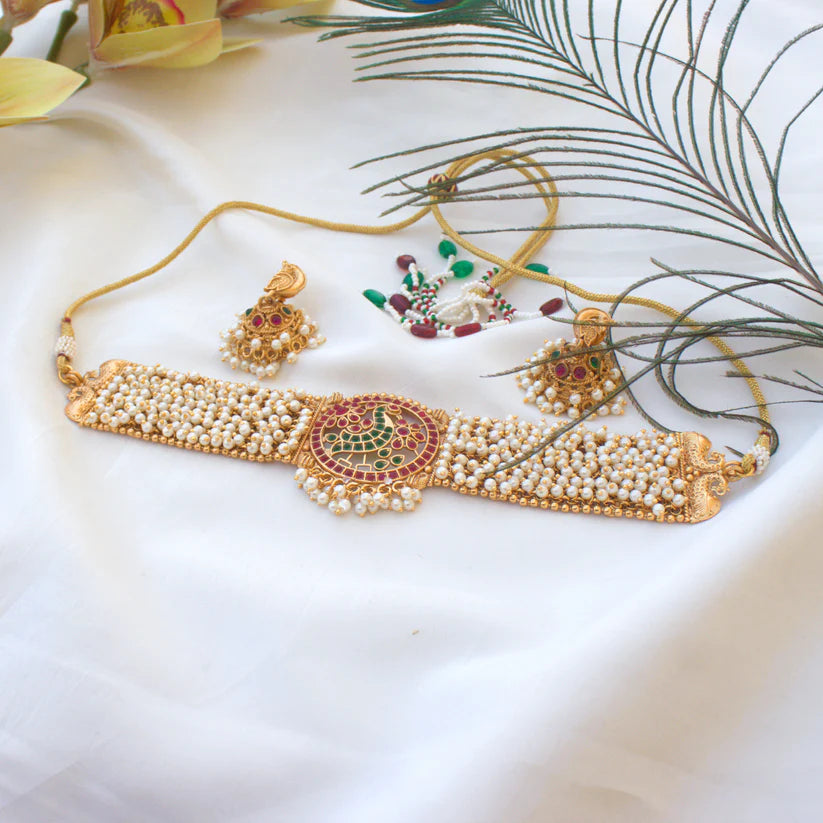 Antique Matte Pearl Bunch Annapakshi Choker Set